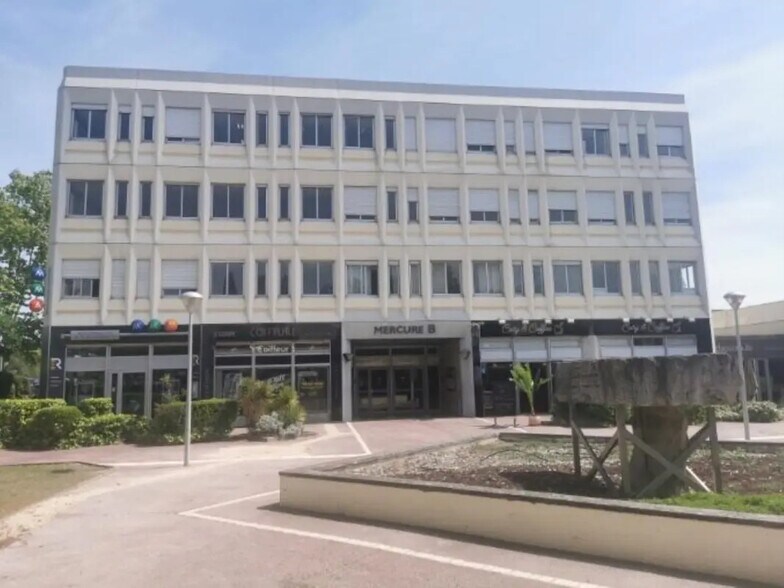 Bureau dans Aix-en-Provence à louer - Photo de l’immeuble – Image 1 sur 10