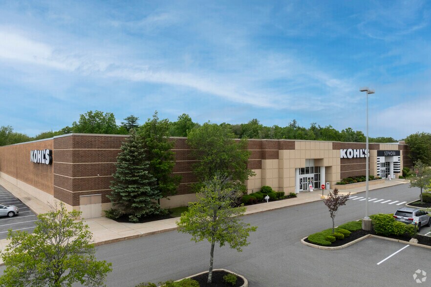10 Orchard Hill Park Dr, Leominster, MA à vendre - Photo de l’immeuble – Image 2 sur 3