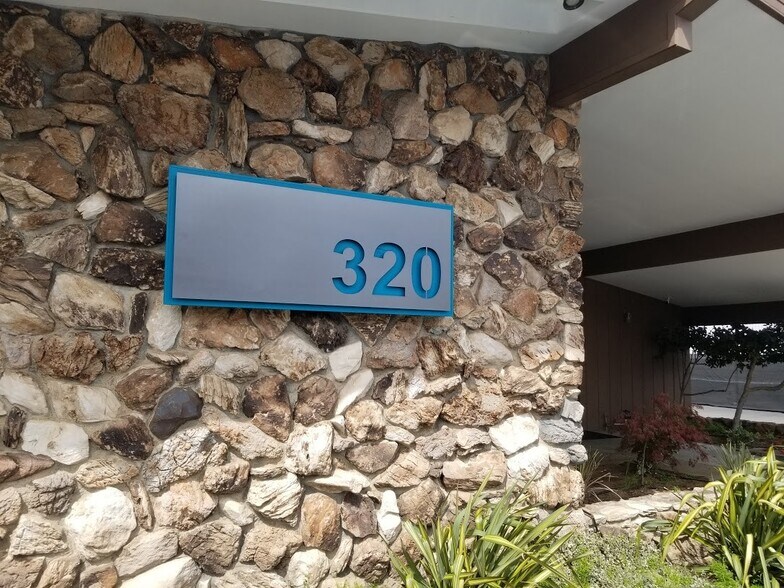 320 N 10th St, Sacramento, CA à louer - Photo de l’immeuble – Image 2 sur 12