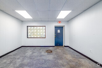 4139-4153 Amos Ave, Baltimore, MD à louer Hall d’entrée– Image 2 sur 5