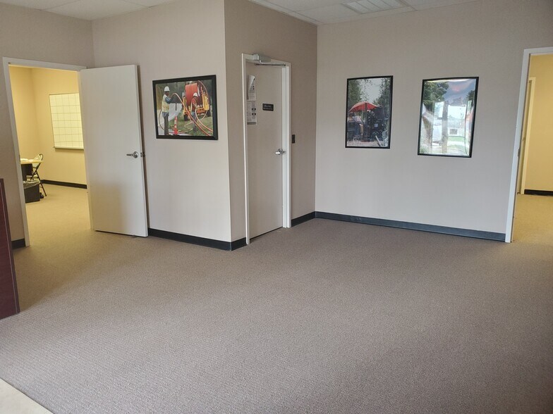 4938 Enterprise Dr, San Antonio, TX à louer - Hall d’entrée – Image 3 sur 8