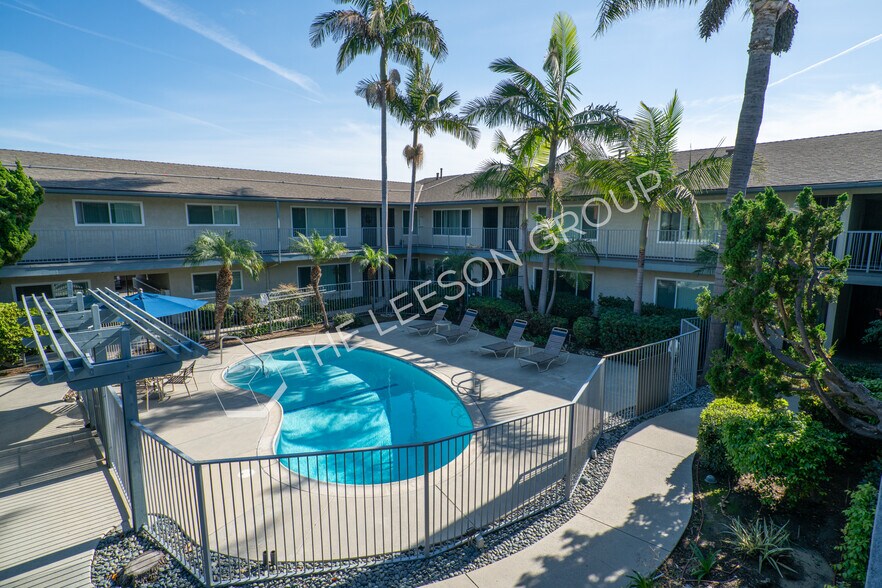 365 W Wilson St, Costa Mesa, CA à vendre - Photo de l’immeuble – Image 2 sur 22