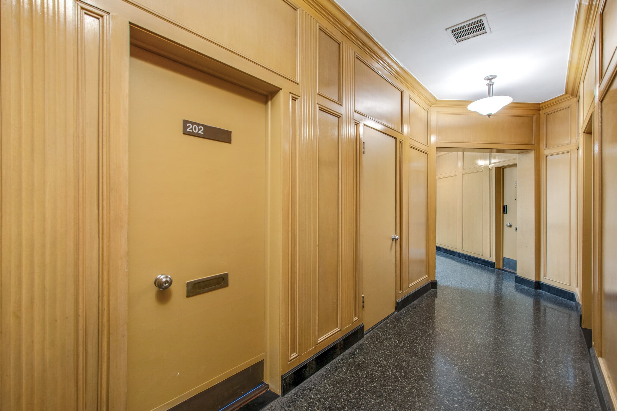 9730-9732 Wilshire Blvd, Beverly Hills, CA à louer Photo intérieure– Image 1 sur 6