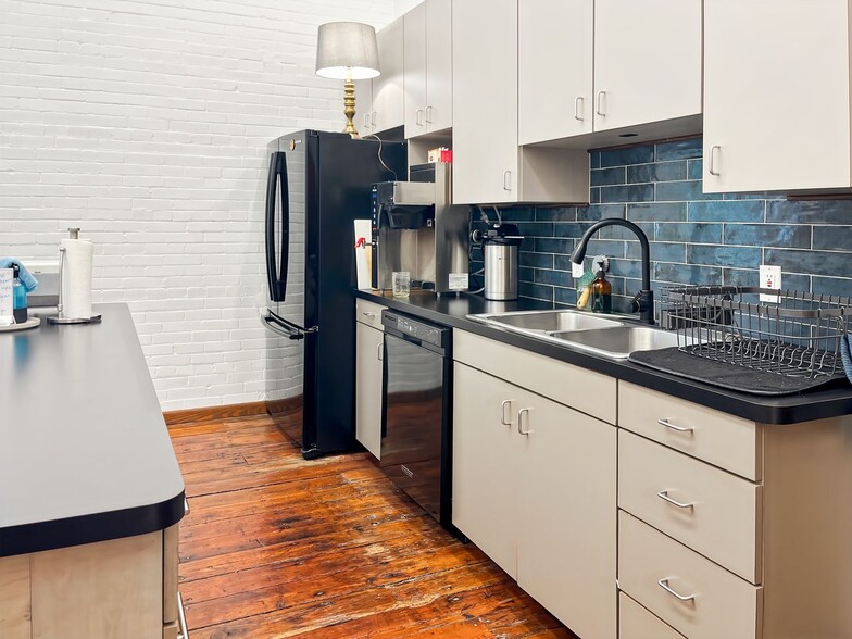 602 S Main St, Gainesville, FL à louer - Photo intérieure – Image 3 sur 17