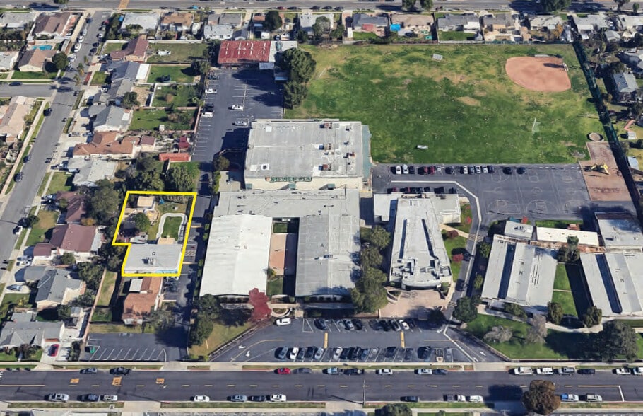 13732 Clinton St, Garden Grove, CA à louer - Photo principale – Image 1 sur 4