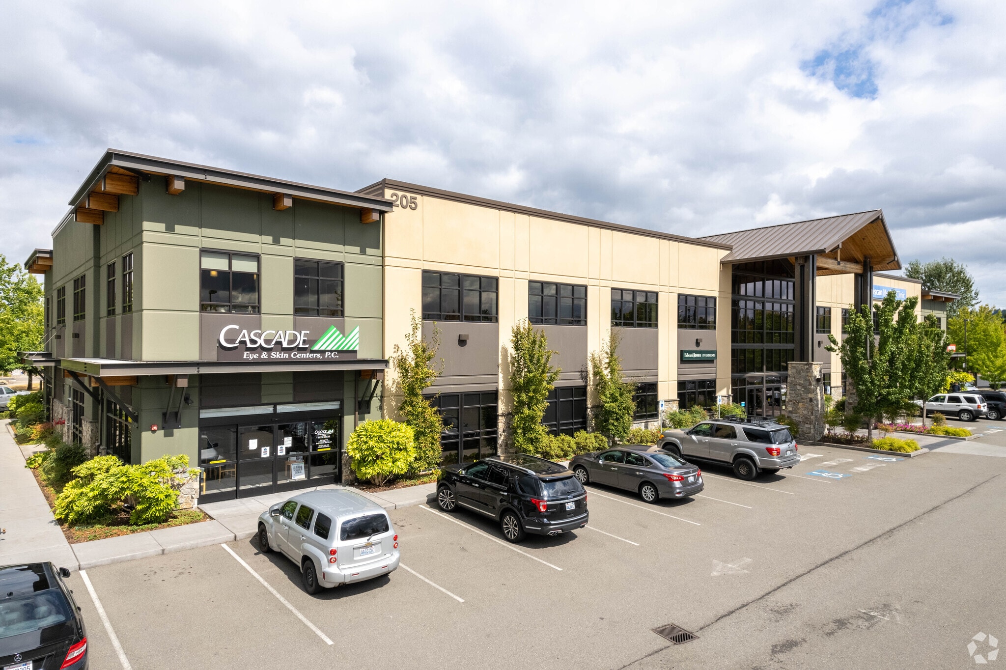 205 10th St NE, Auburn, WA à louer Photo principale– Image 1 sur 7