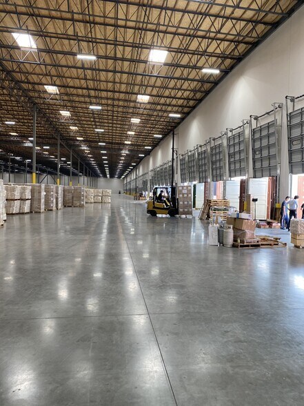 4200-4250 Shirley Ave, El Monte, CA à louer - Photo intérieure – Image 3 sur 19