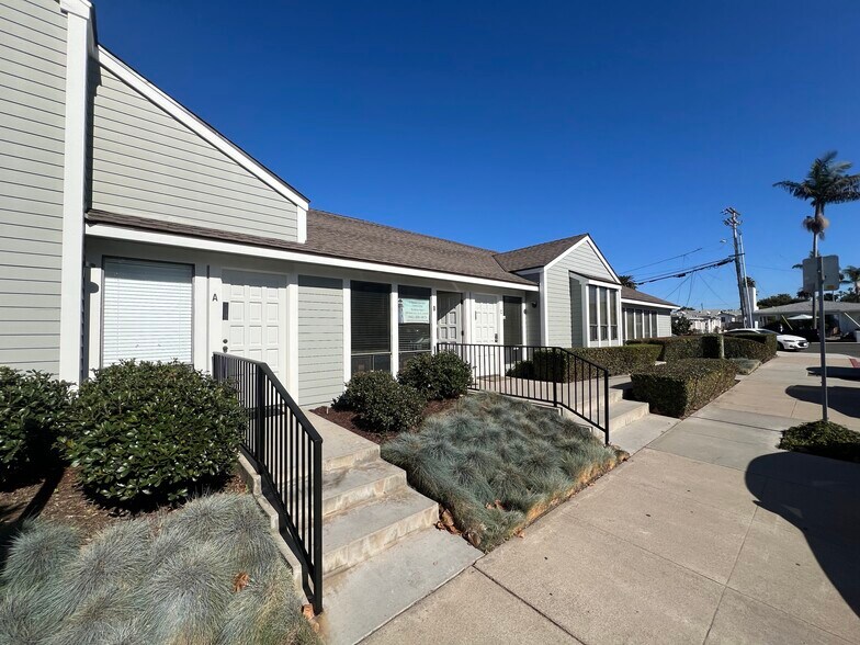 580 Beech Ave, Carlsbad, CA à louer - Photo de l’immeuble – Image 1 sur 4