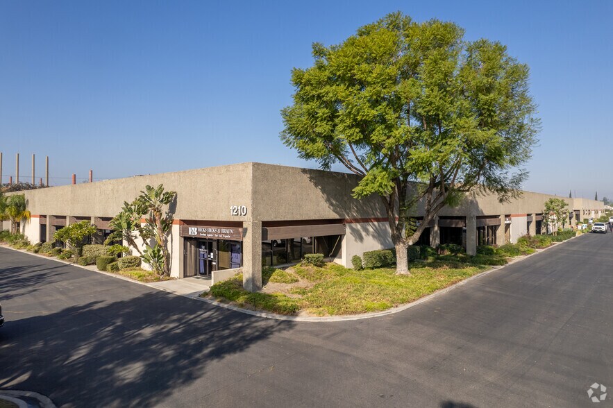 1200 N Jefferson St, Anaheim, CA à vendre - Photo de l’immeuble – Image 3 sur 13