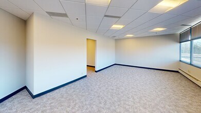 5270 W 84th St, Bloomington, MN à louer Photo intérieure– Image 2 sur 5