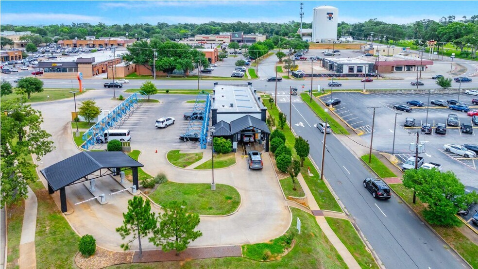 2017 S Broadway Ave, Tyler, TX à vendre - Photo de l’immeuble – Image 1 sur 3