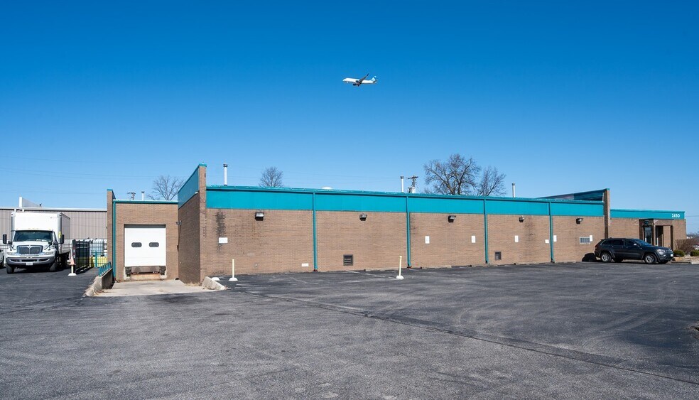 2450 Production Dr, Indianapolis, IN à vendre - Photo de l’immeuble – Image 2 sur 4