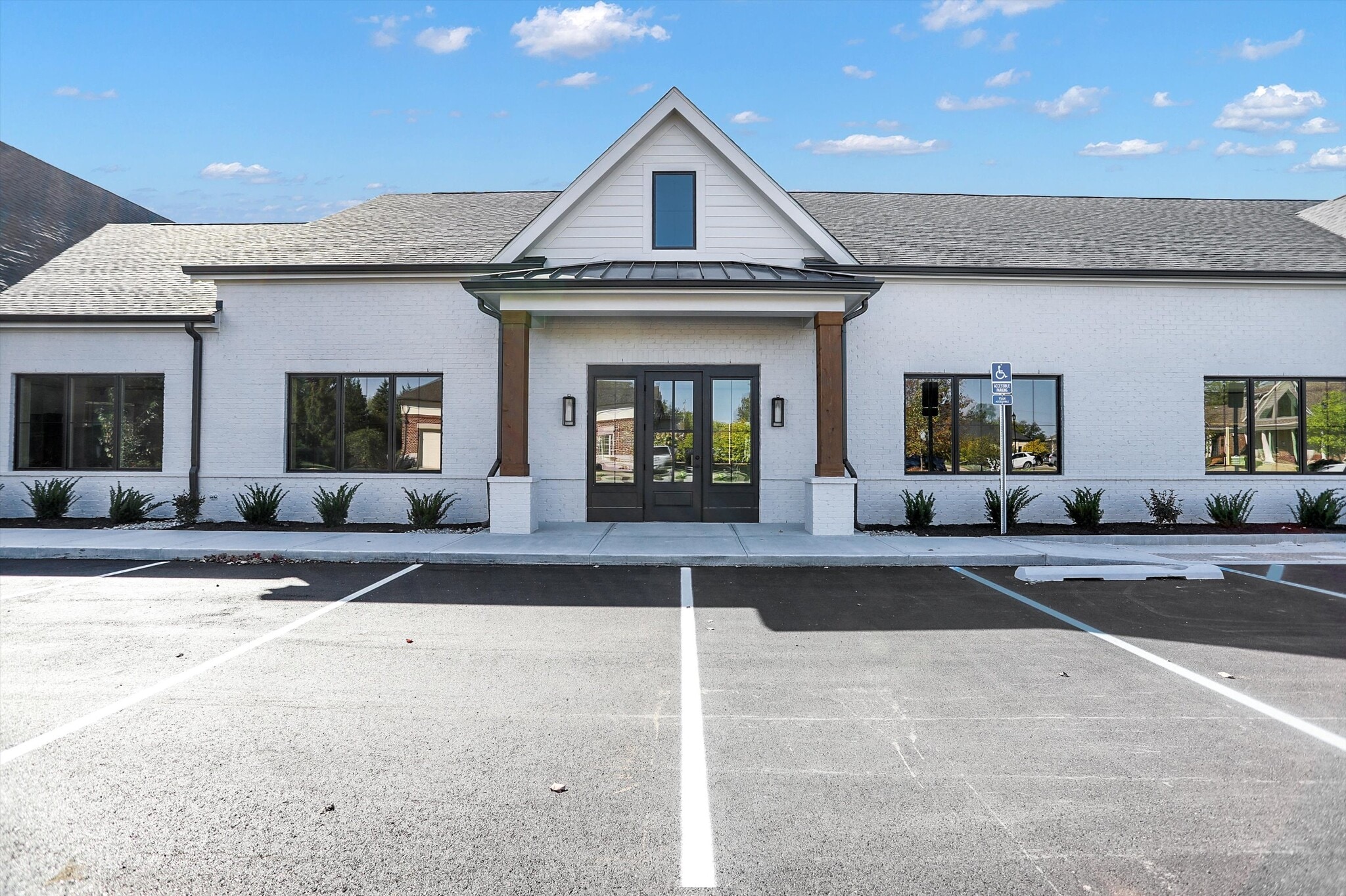 4611 Lisborn Dr, Carmel, IN à vendre Photo principale– Image 1 sur 4