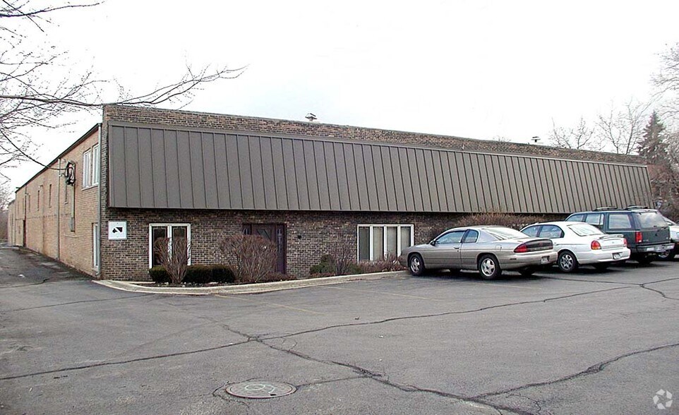 Lisle Industrial/Flex Offering portefeuille de 2 biens à vendre sur LoopNet.fr - Photo de l’immeuble – Image 2 sur 2