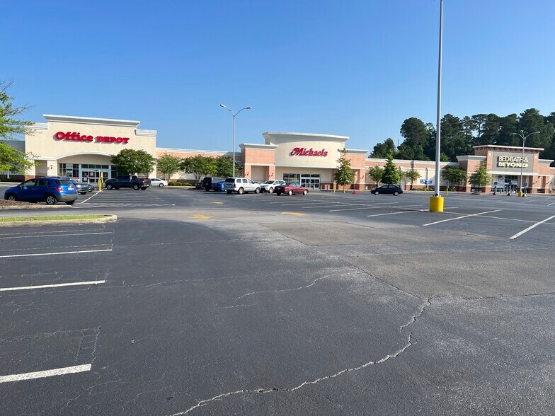 1759-1771 Montgomery Hwy, Hoover, AL à louer - Photo de l’immeuble – Image 3 sur 5