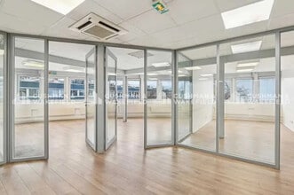 10-22 Rue D'Arras, Nanterre à louer Photo de l’immeuble– Image 2 sur 4