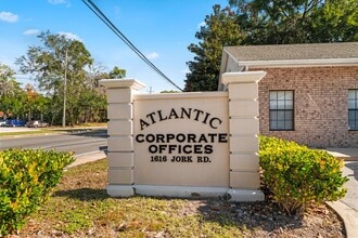 1616 Jork Rd, Jacksonville, FL à louer Photo intérieure– Image 2 sur 17