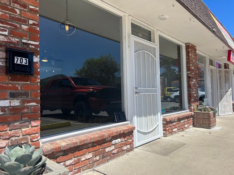 701 E Ocean Ave, Lompoc, CA à louer - Photo de l’immeuble – Image 3 sur 11