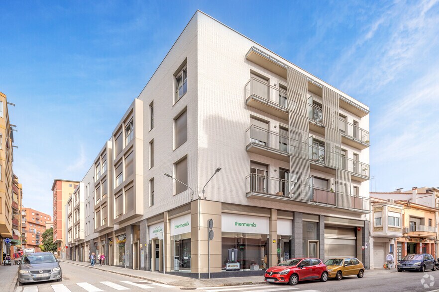 Carrer Pizarro, 82-94, Mataró, Barcelona à louer - Photo de l’immeuble – Image 3 sur 7