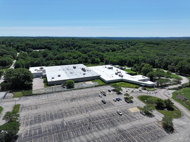 100 Winnenden Rd, Norwich, CT à vendre - Photo de l’immeuble – Image 2 sur 2