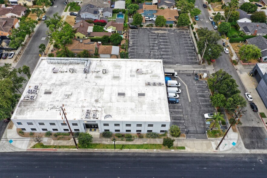 1111 S Victory Blvd, Burbank, CA à vendre - Photo de l’immeuble – Image 3 sur 16