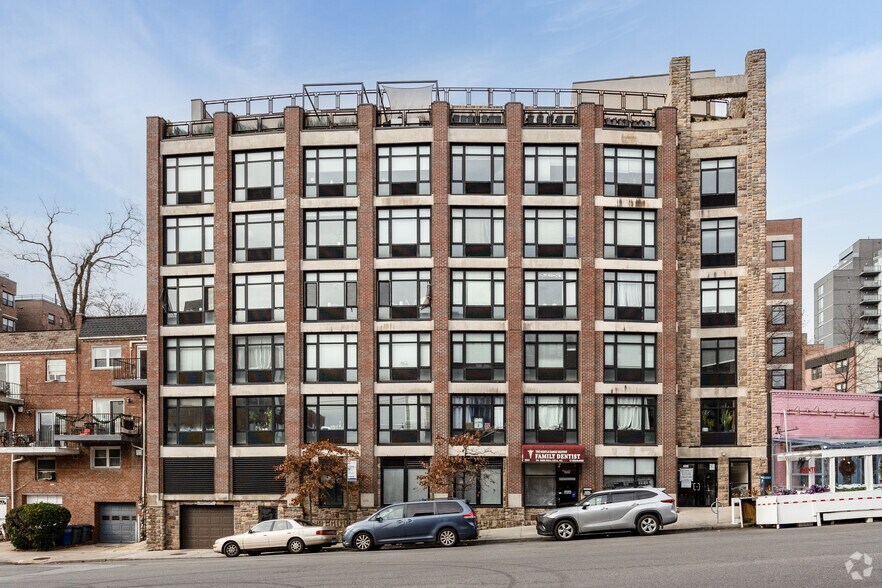 3536 Cambridge Ave, Bronx, NY à louer - Photo de l’immeuble – Image 3 sur 5