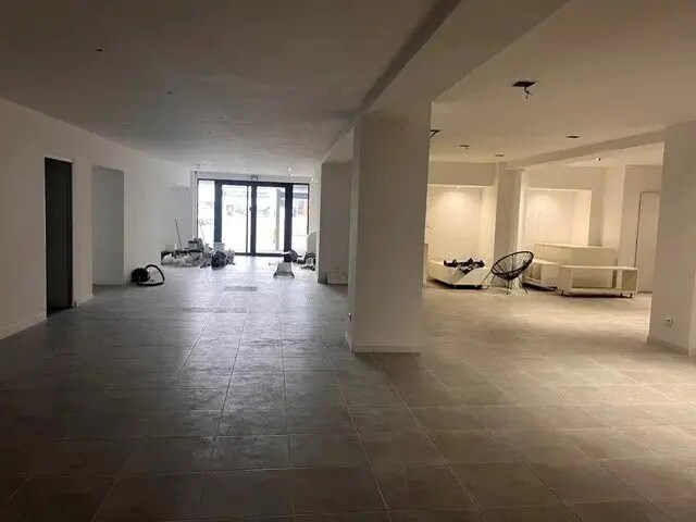 Plus de détails pour Local commercial à louer