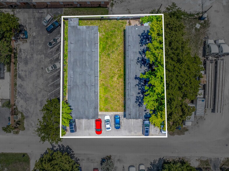 3932 SW 12th Pl, Fort Lauderdale, FL à vendre - Photo de l’immeuble – Image 3 sur 18