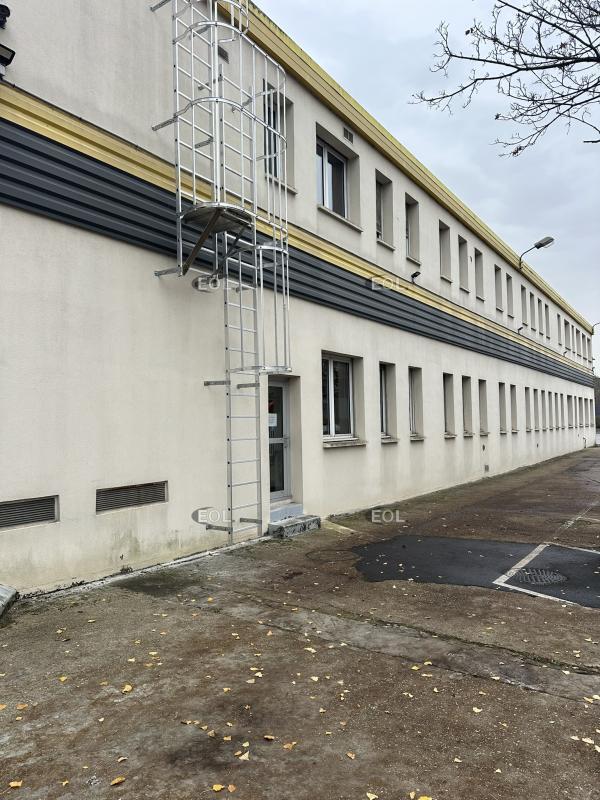 Plus de détails pour Industriel/Logistique à louer