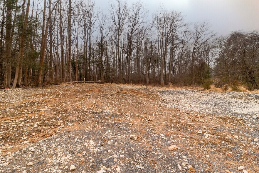 1625 Ashton Rd, Ashton, MD à vendre - Photo de l’immeuble – Image 2 sur 24