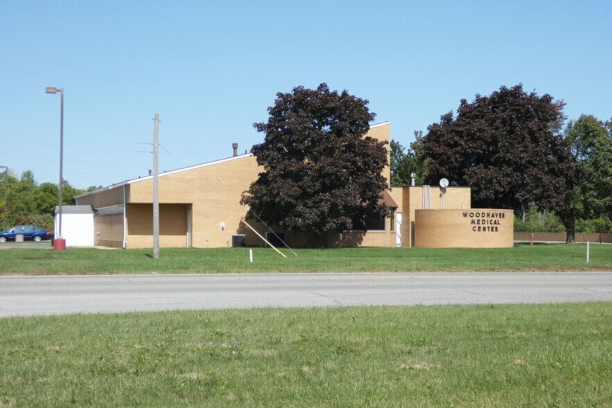18600 Van Horn Rd, Woodhaven, MI à louer - Photo de l’immeuble – Image 1 sur 3