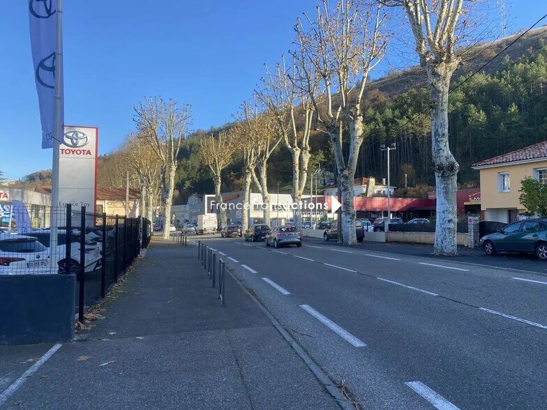 Local commercial dans Cahors à louer - Photo de l’immeuble – Image 3 sur 3