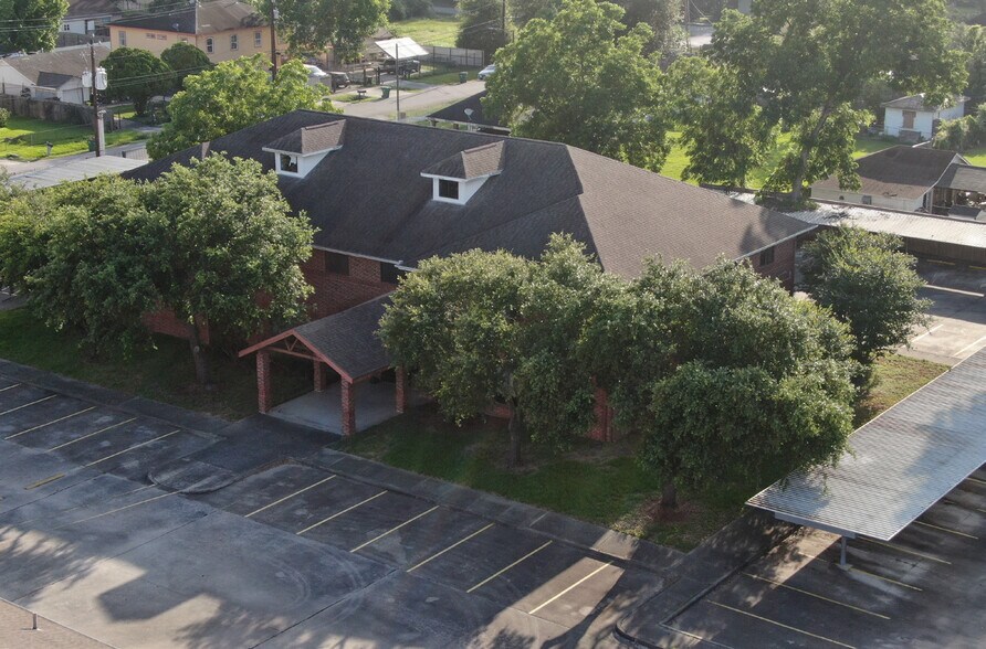 9411 Alcorn St, Houston, TX à louer - Photo de l’immeuble – Image 3 sur 10