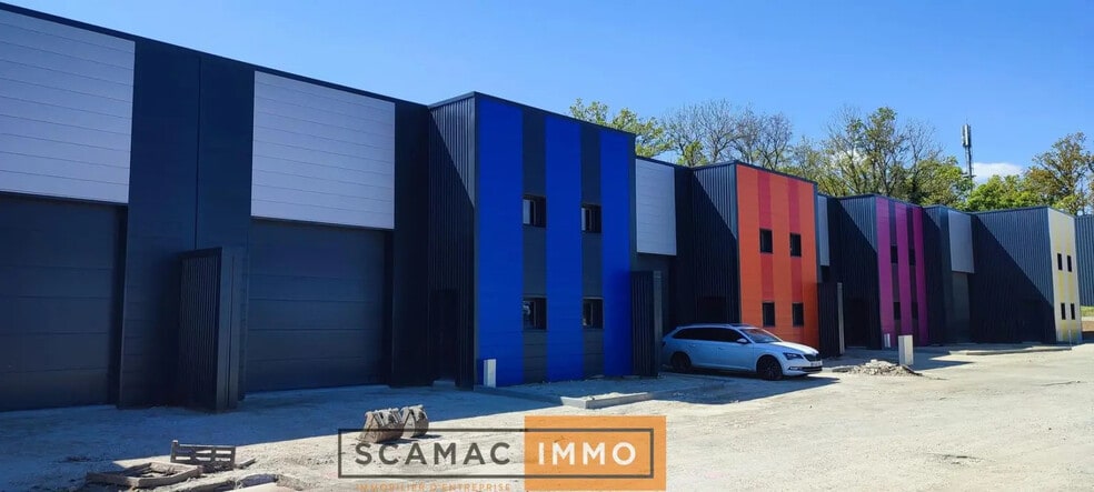 Local d'activités dans Brières-les-Scellés à vendre - Photo de l’immeuble – Image 3 sur 4