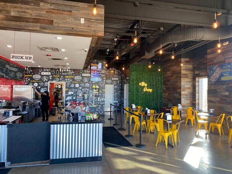 8801 E Montview Blvd, Denver, CO à louer - Photo intérieure – Image 3 sur 7