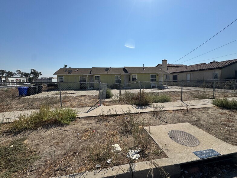 16885 Reed St, Fontana, CA à vendre - Photo de l’immeuble – Image 2 sur 4