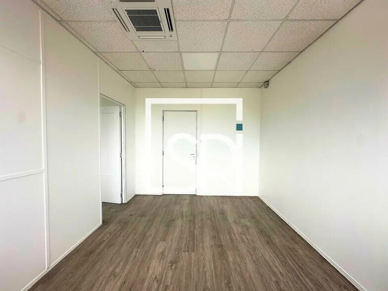 Bureau dans Cournon-d'Auvergne à louer - Photo de l’immeuble – Image 2 sur 17