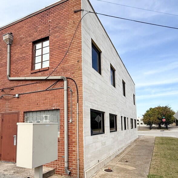 816-822 E 6th St, Tulsa, OK à louer - Photo de l’immeuble – Image 3 sur 19