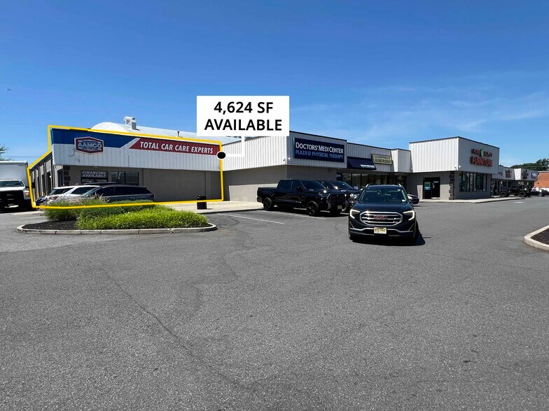 833-835 Roosevelt Ave, Carteret, NJ à louer - Photo de l’immeuble – Image 1 sur 7