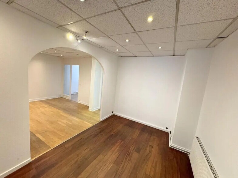 Bureau dans Versailles à louer - Photo intérieure – Image 3 sur 10