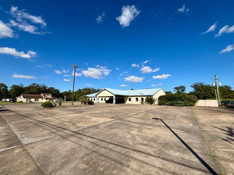 1141 Brazosport Blvd N, Richwood, TX à louer - Photo de l’immeuble – Image 2 sur 19