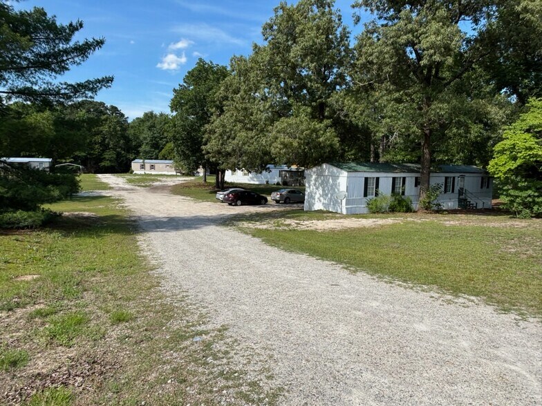 24 Chase Parker Dr, Linden, NC à vendre - Photo de l’immeuble – Image 2 sur 8