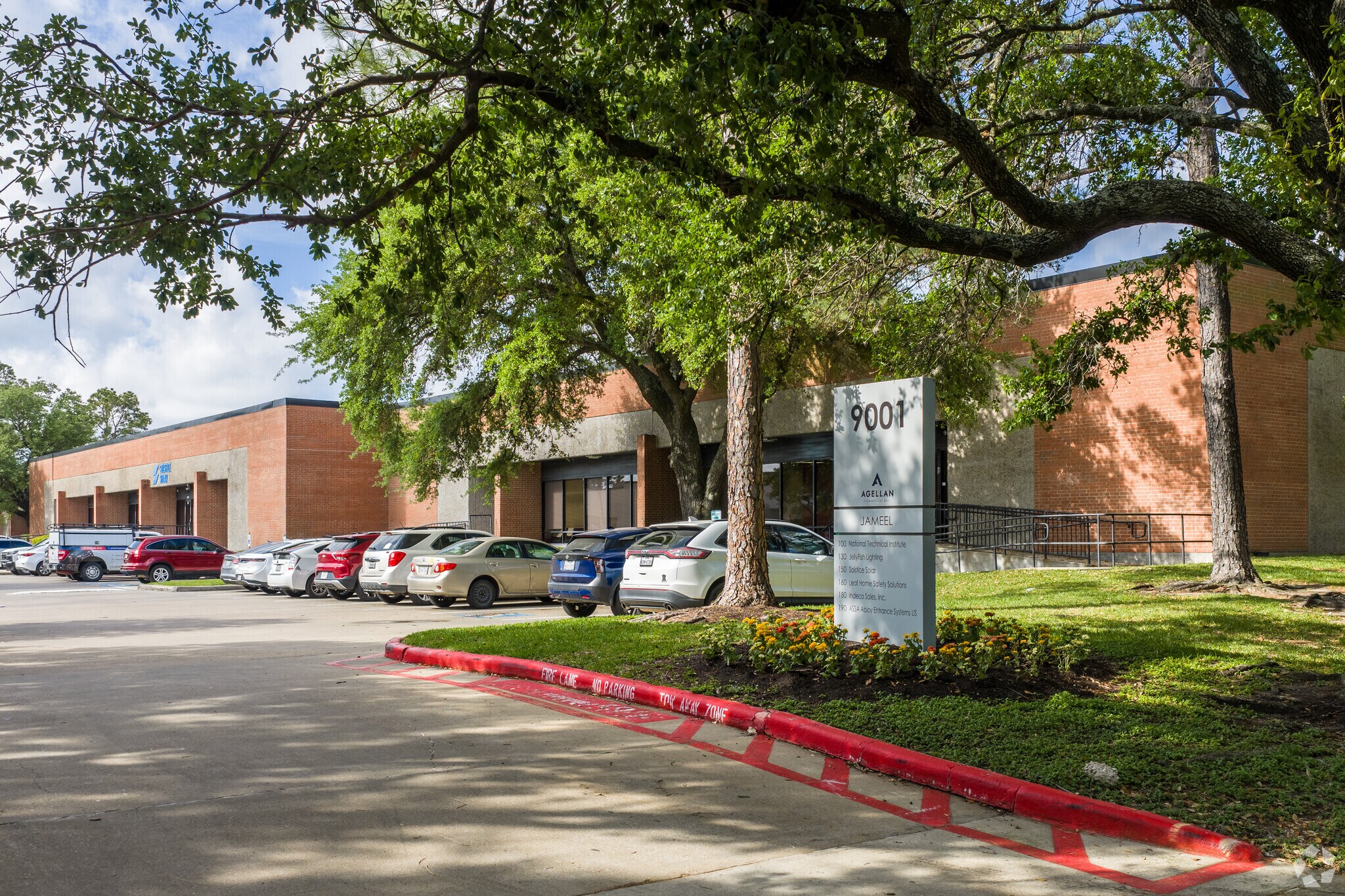 9001 Jameel Rd, Houston, TX à louer Photo principale– Image 1 sur 11