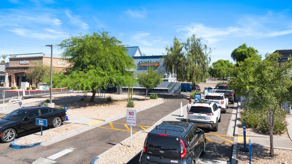 13855 W Bell Rd, Surprise, AZ à vendre - Photo de l’immeuble – Image 2 sur 5