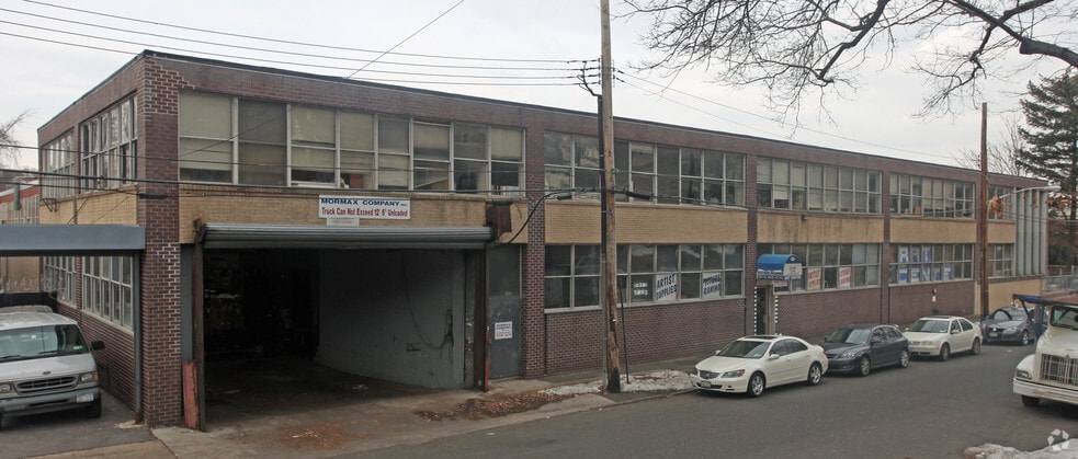 150 N Macquesten Pky, Mount Vernon, NY à louer - Photo principale – Image 2 sur 7