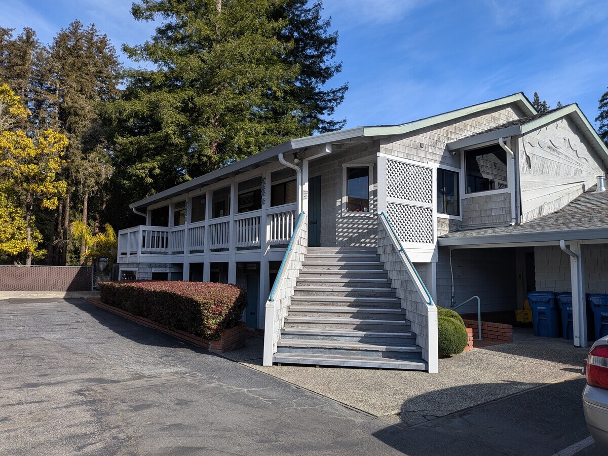 9059 Soquel Dr, Aptos, CA 95003 - Lot D - - Photo intérieure - Image 2 of 10