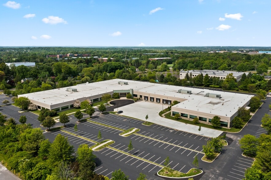 425 Privet Rd, Horsham Township, PA à louer - Photo de l’immeuble – Image 2 sur 3