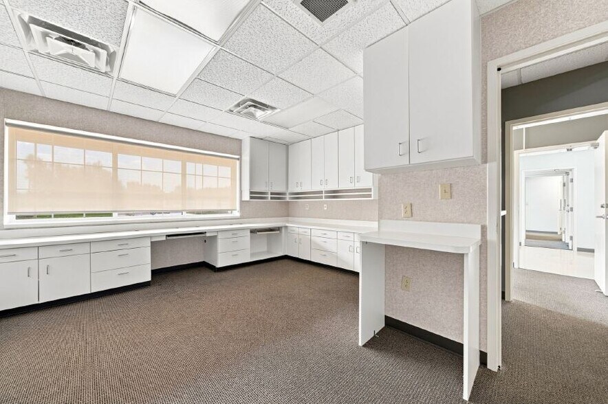 1750 Memorial Dr, Clarksville, TN à vendre - Photo intérieure – Image 3 sur 11