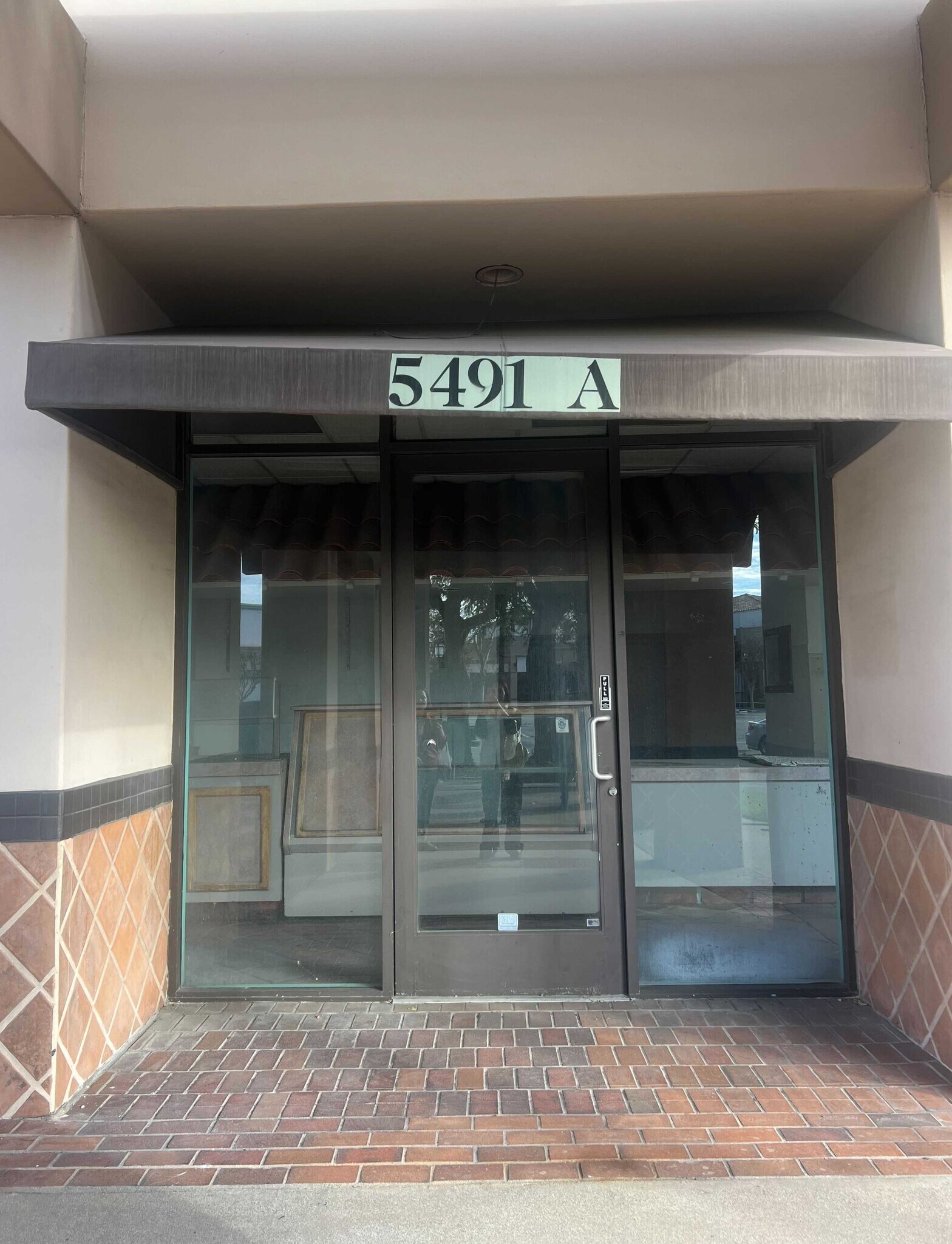 5533-5549 Philadelphia St, Chino, CA à louer Photo de l’immeuble– Image 1 sur 8