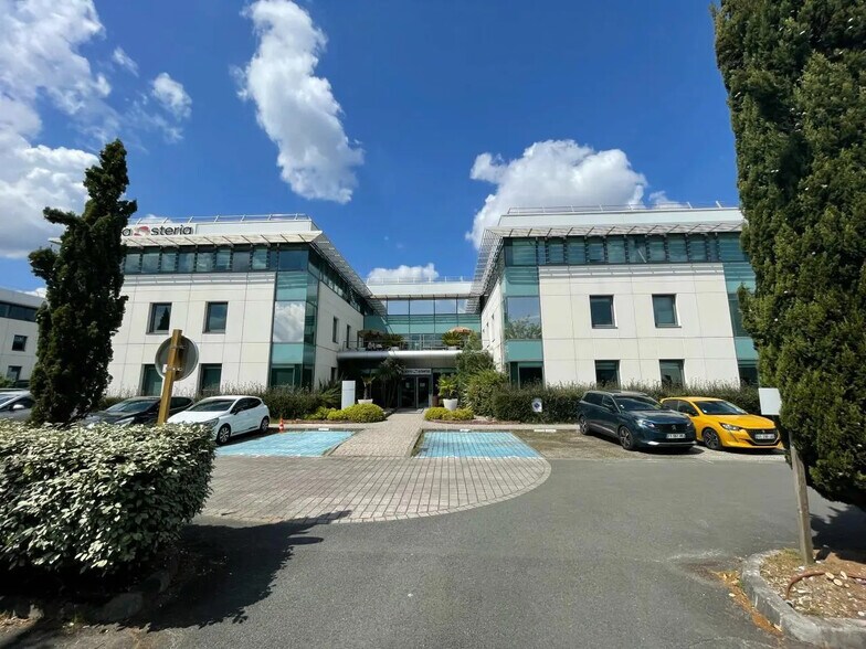 Bureau dans Mérignac à louer - Photo de l’immeuble – Image 1 sur 24